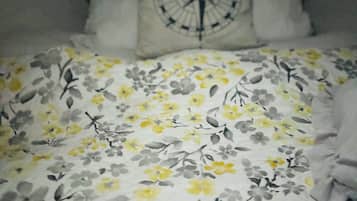 Cabane, vue baie | 2 chambres, espace de travail pour ordinateur portable, Wi-Fi gratuit