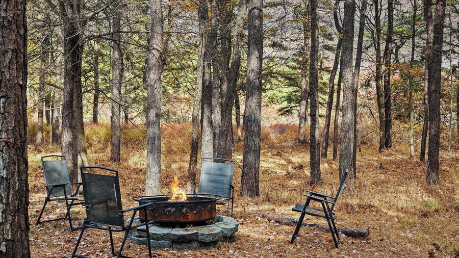 Mohegan by Avantstay Private Dock + Firepit Community Pool + Beach