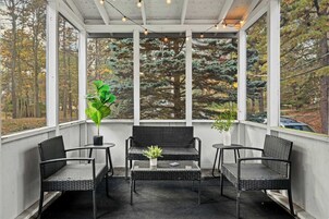 House (4 Bedrooms) | Interior