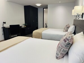 Suite Matrimonial | 1 dormitorio, ropa de cama de alta calidad, escritorio