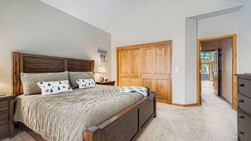 3 Schlafzimmer, Bügeleisen/Bügelbrett, Reisekinderbett, kostenloses WLAN