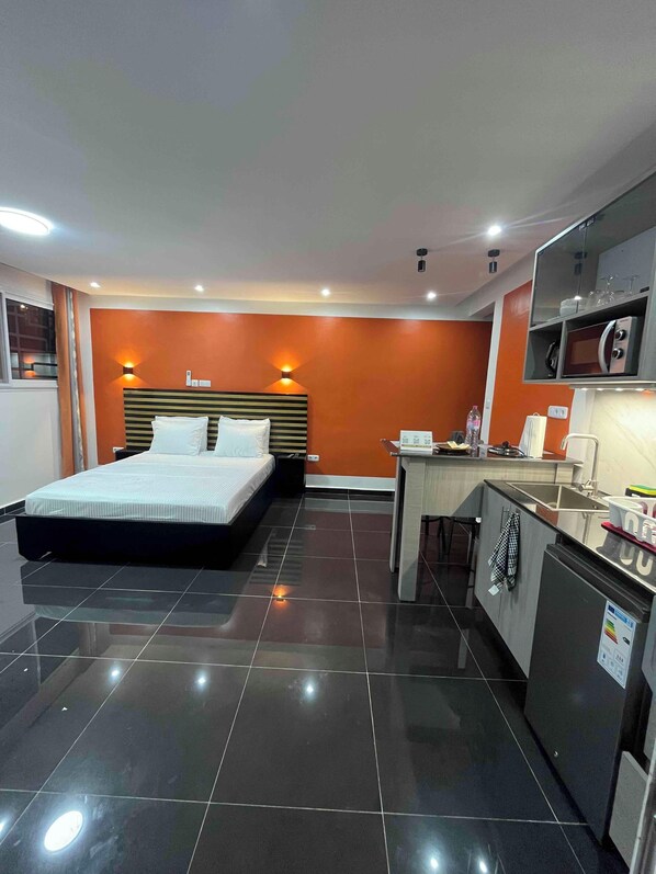 1 bedroom, iron/ironing board, WiFi, bed sheets