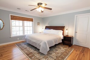 4 عدّة غرف نوم ومكواة/لوح كي وواي فاي مجانًا وملاءات أسرّة