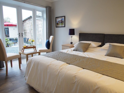 Family and dog friendly stunning barn conversion.