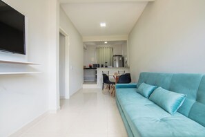 42-inch Smart TV with digital channels - Aptos com Piscina e AC Brazilian Corner (Vila Velha)