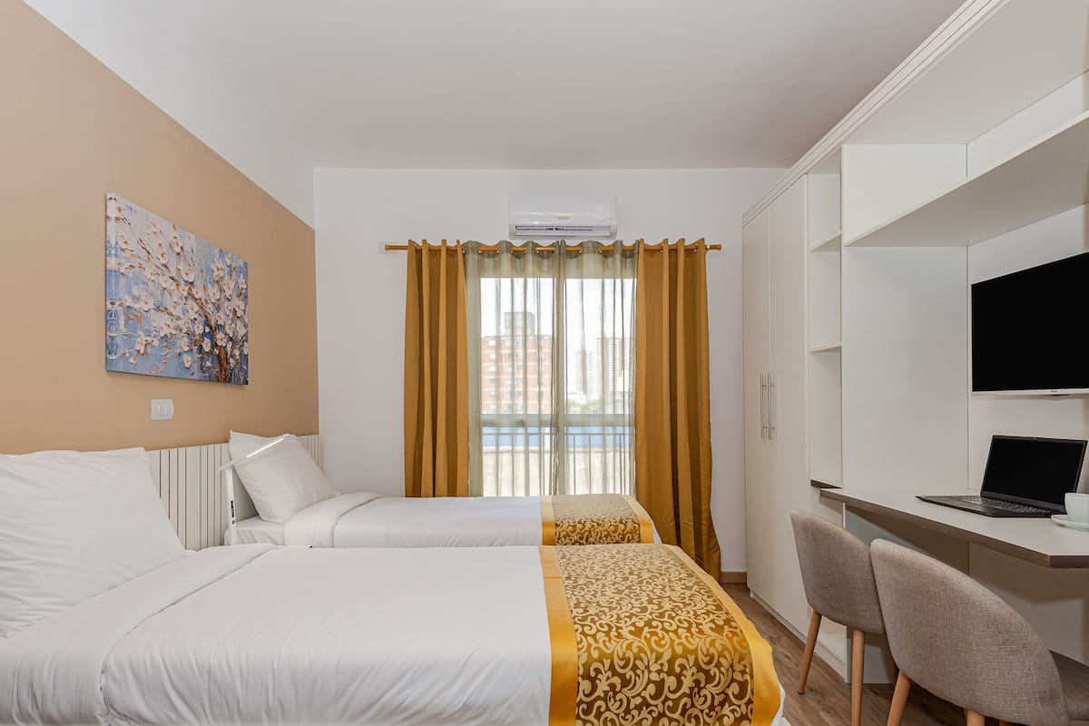 Apartamento tradicional | 1 quarto, escrivaninha, espaço de trabalho para notebook