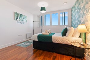 Apartment | 1 bedroom, iron/ironing board, free wired internet, bed sheets - Emerald Suite- Bham Citycentre- Luxury-cinema Room (Birmingham)