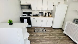Unclassified image, 3 of 16, button - Charming Place to Call Home (Elkins Park)
