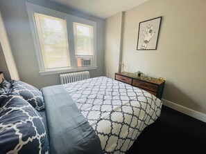 1 bedroom - 1-br Glenside - Long Term Available Parking (Glenside)