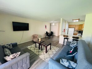 1 bedroom - Fully Furnished 1BR Near Mossrehab (Elkins Park)