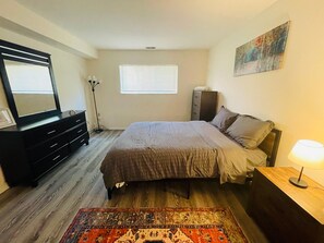 1 bedroom - Fully Furnished 1BR Near Mossrehab (Elkins Park)