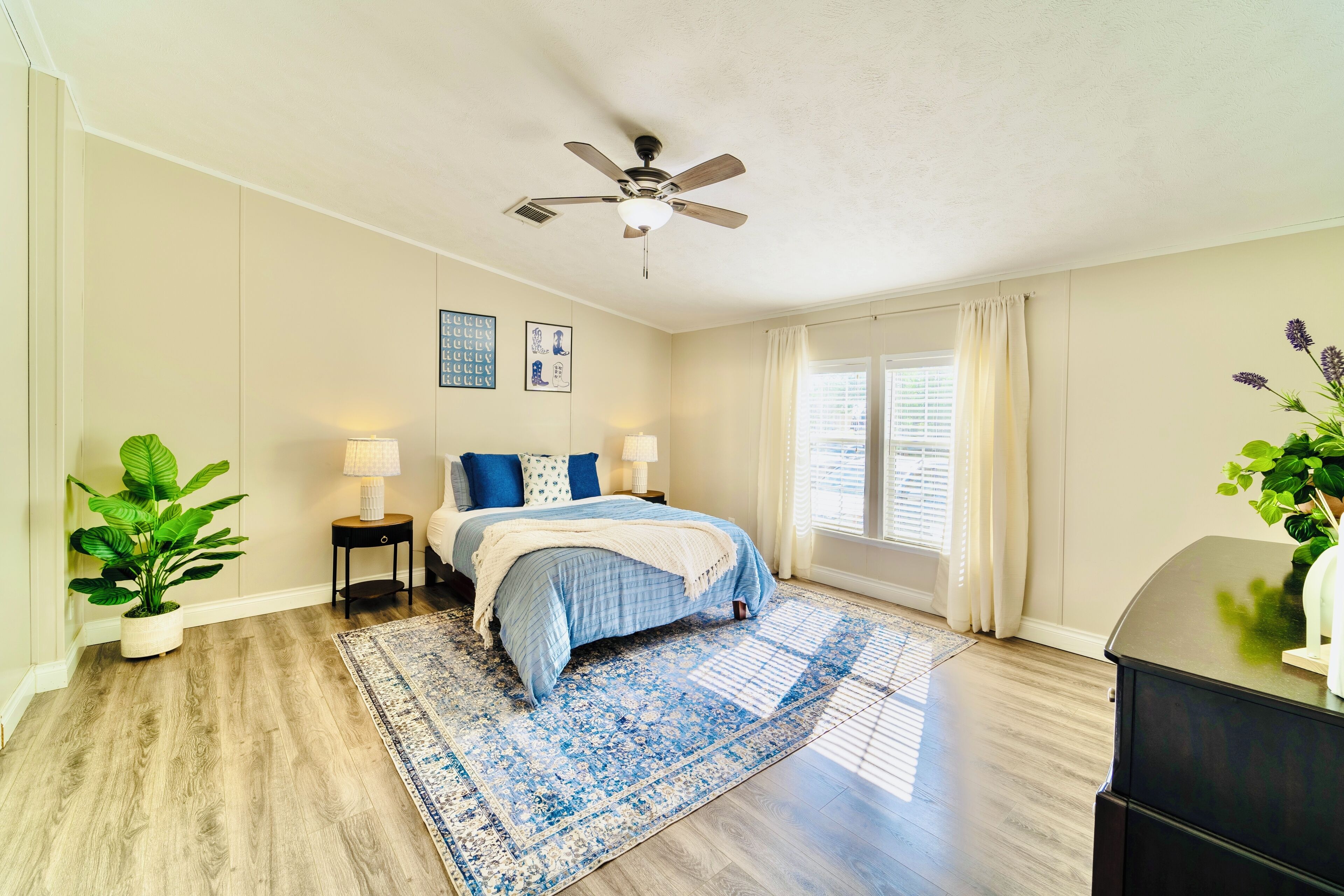 4 habitaciones, tabla de planchar con plancha y wifi gratis 