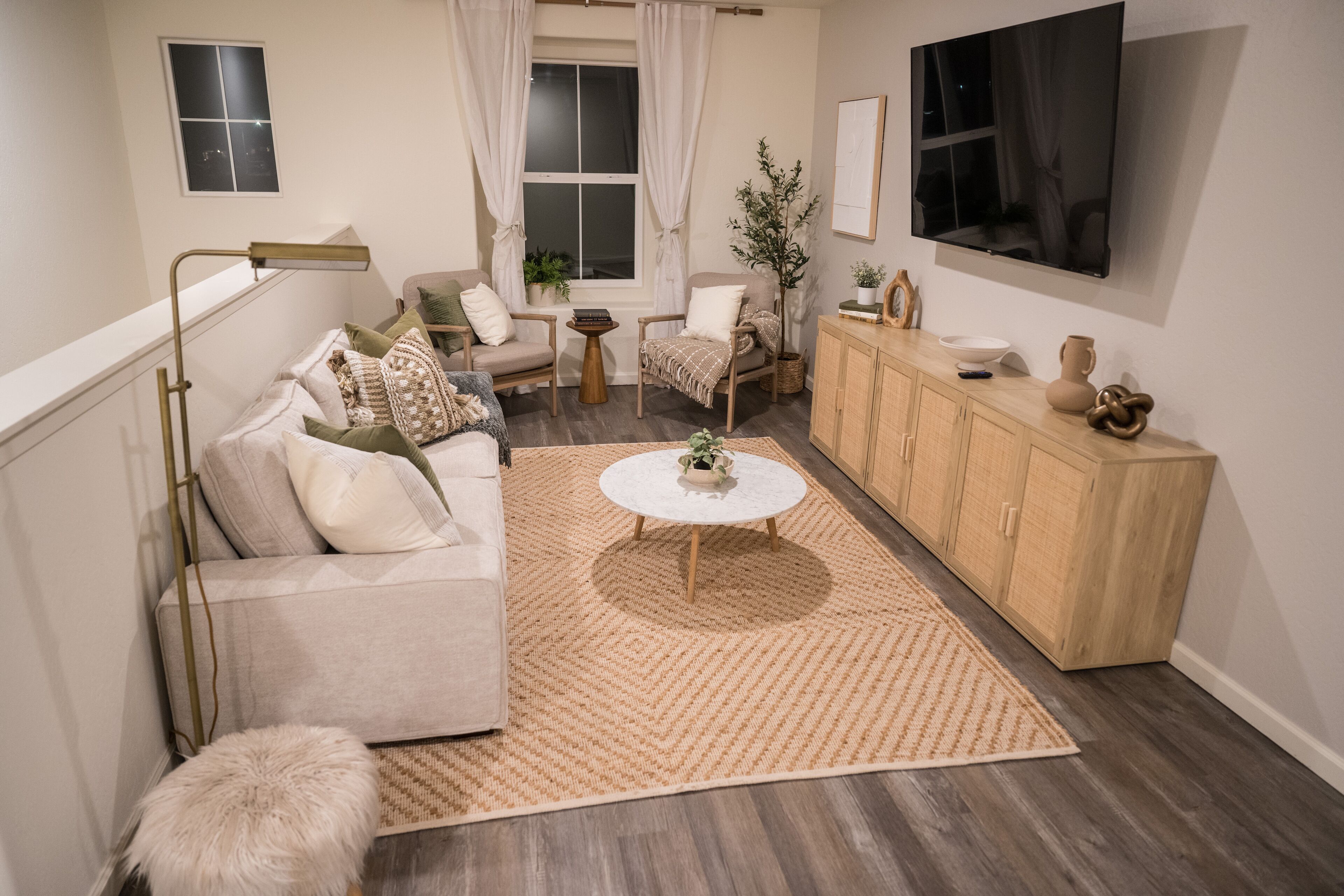 Smart TV, fireplace, video games