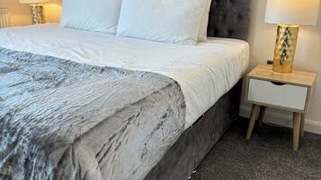 3 soveværelser, skrivebord, strygejern/strygebræt, gratis Wi-Fi