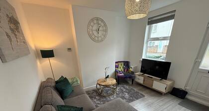 Star Road Home, Central Peterborough Location