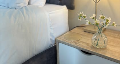 Star Road Home, Central Peterborough Location