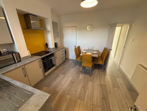 Fridge, microwave, oven, stovetop - Star Road Home, Central Peterborough Location  (Peterborough)