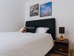 Bureau, fer et planche à repasser, lit parapluie, Wi-Fi gratuit