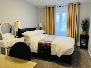3 bedrooms, desk, iron/ironing board, travel crib