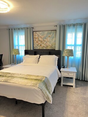 3 chambres, bureau, fer et planche à repasser, lit parapluie