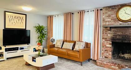 Sherizee Home close to beach and 3 miles to Salem's Haunted happenings