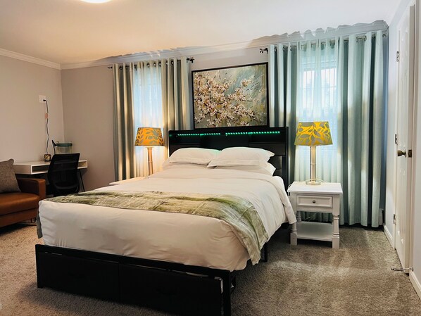 3 bedrooms, desk, iron/ironing board, travel crib