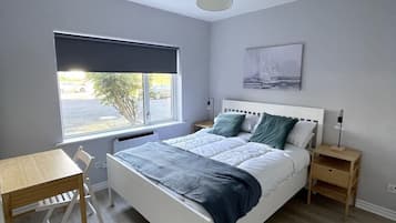 1 slaapkamer, een strijkplank/strijkijzer, wifi, beddengoed