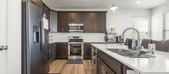 Mountain Dreams | 2 Car Garage | Office | Brand new