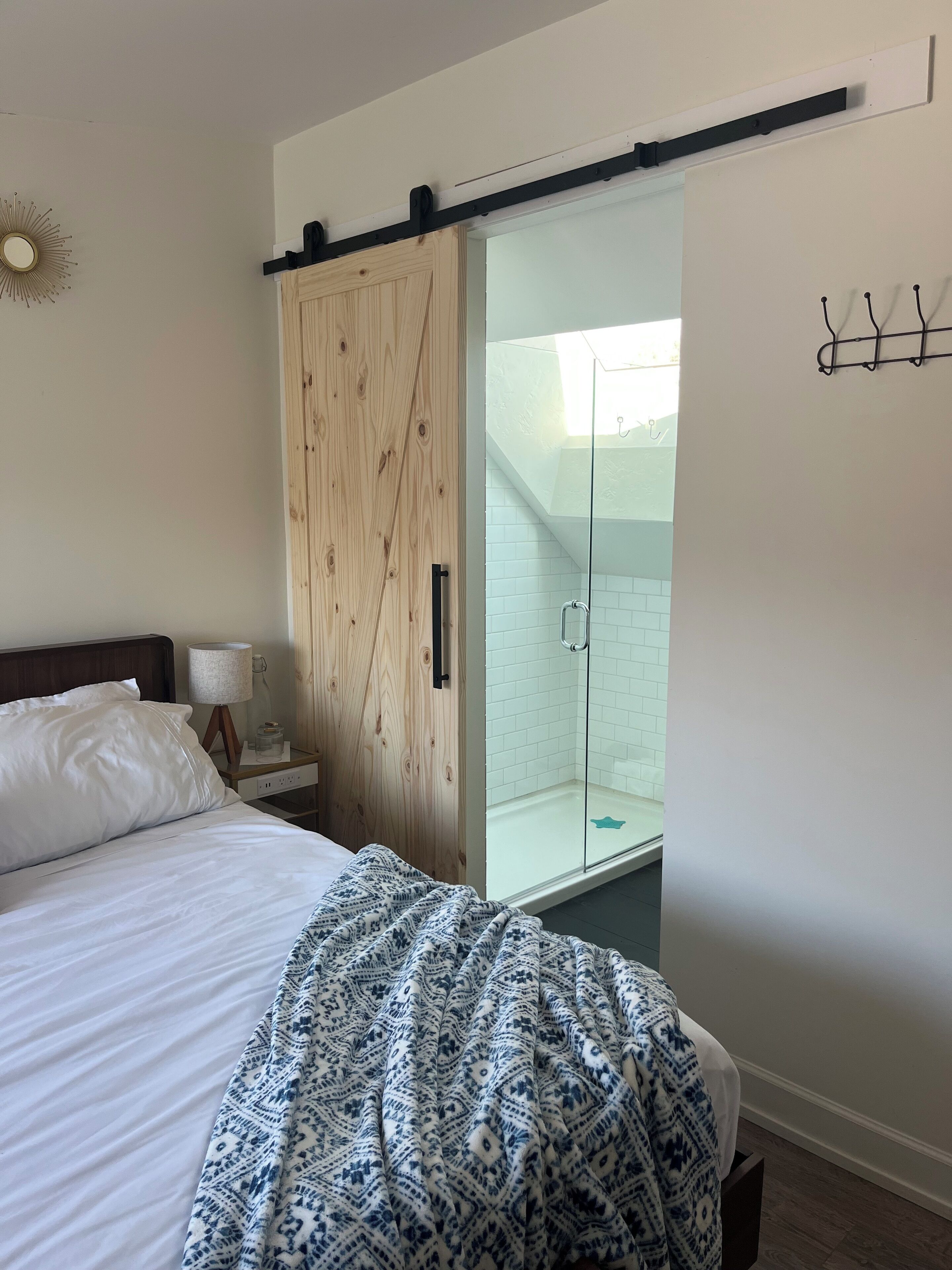 Comfort Room, 1 King Bed, Non Smoking, Garden View | Free WiFi