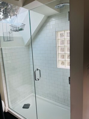 Habitación Confort, 1 cama de matrimonio, no fumadores, vistas al jardín | Baño