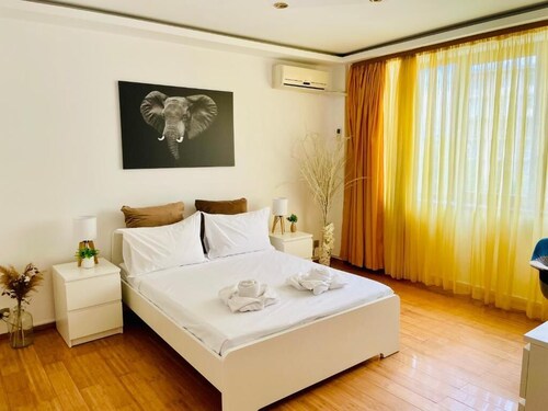 Old Town Ateneu Studio