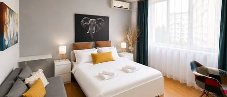 Comfort Studio, City View | Laptop workspace, iron/ironing board, free WiFi