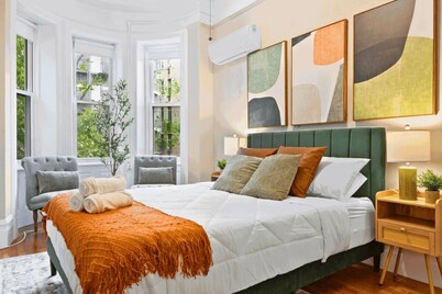 Artful 3BDR: Near Subway, Stadium + Private Patio