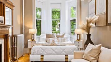 2 Schlafzimmer, Schreibtisch, Bügeleisen/Bügelbrett, Reisekinderbett