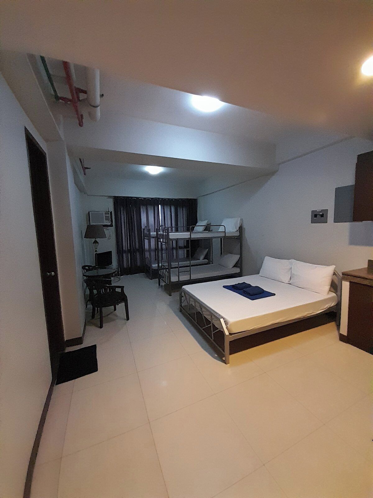 2 室のベッドルーム、WiFi、ベッドシーツ