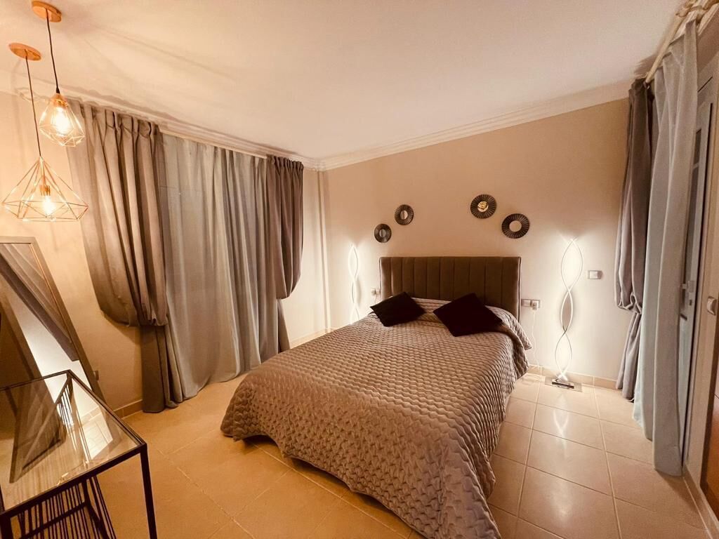 4 dormitorios, tabla de planchar con plancha, wifi y ropa de cama