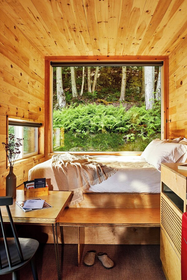 Cabin, 1 Queen Bed | Private kitchen | Mini-fridge, stovetop, cookware/dishes/utensils, paper towels