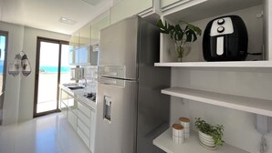 Luxury Apart Daire, Plaj Manzaralı | Özel mutfak | Tam boy buzdolabı, fırın, set üstü ocak
