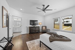 3 bedrooms, iron/ironing board, travel cot, free WiFi