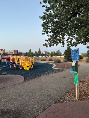Children's area - Modern Comforts - Stay/Work/Play (Casper)
