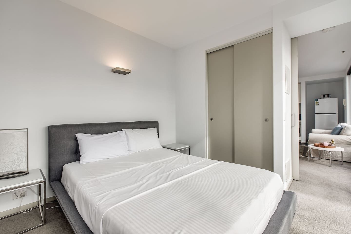 Parade Place A Central Balcony Stay - Ivanhoe