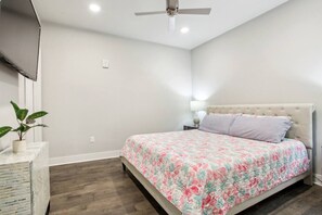 2 bedrooms, desk, iron/ironing board, travel cot