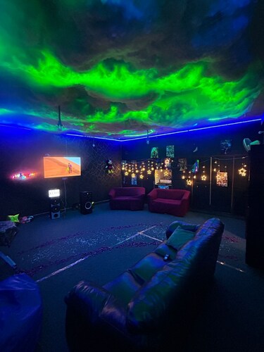 Your Private mini launge
