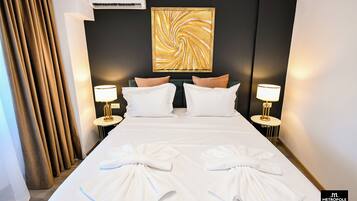 Luxury Apartment, City View | Egyptian cotton sheets, premium bedding, memory foam beds