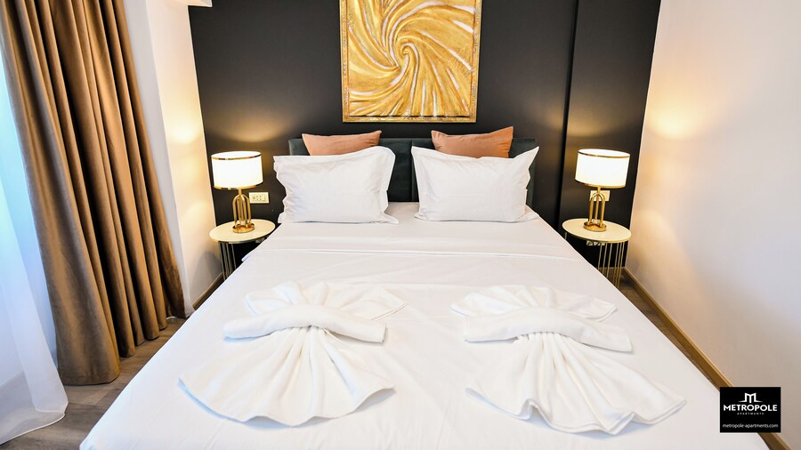 Metropole Apartments Central City