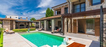 Ferienhaus SEASCAPE I mit beheiztem Pool und großzügigem Garten