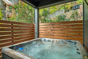 Bain à remous extérieur