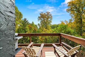 Property grounds - 4-bdrm home in Gatlinburg right by Ober, Downtown Gatlinburg,Nat'l Park, Pool (Gatlinburg)