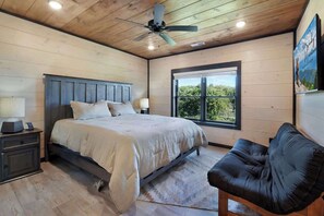 6 bedrooms, desk, iron/ironing board, travel cot - 22 Guests | Resort Waterpark | Indoor Pool | Views (Sevierville)