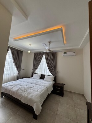 2 bedrooms, iron/ironing board, WiFi, bed sheets - Spacious 2 Bedroom Apartment in Accra (Accra)